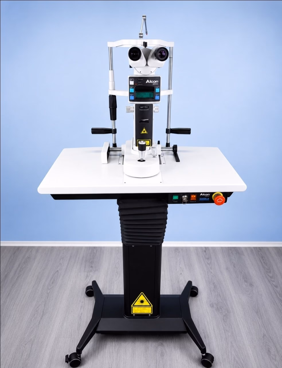 Alcon Surgical 3000LEYAG LaserProfessional Ophthalmic YAG Laser System - Image 2